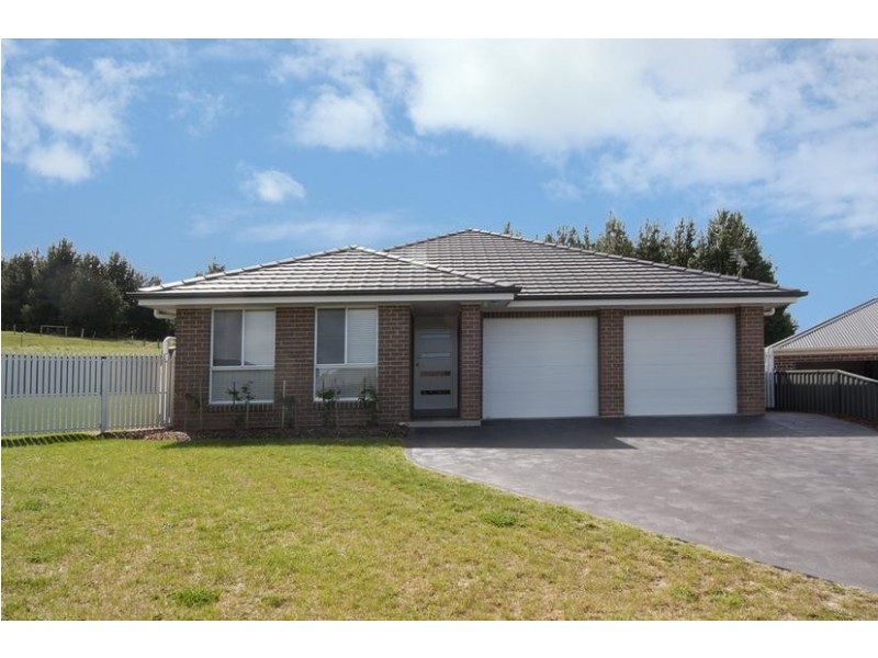 30 Napper Close, Moss Vale NSW 2577