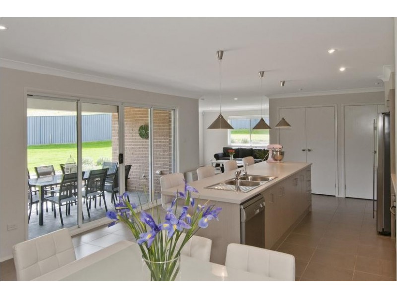 30 Napper Close, Moss Vale NSW 2577