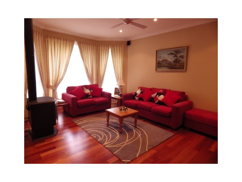 12 Throsby Street, Moss Vale NSW 2577