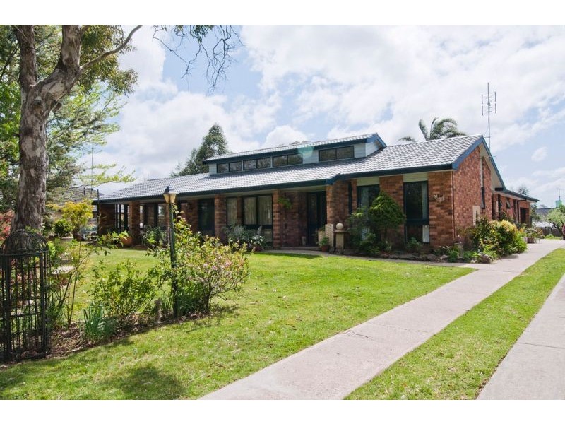 6 Dixon Street, Moss Vale NSW 2577