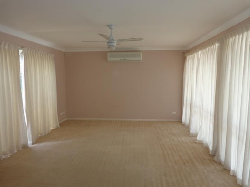 13 Denham Close, Moss Vale NSW 2577