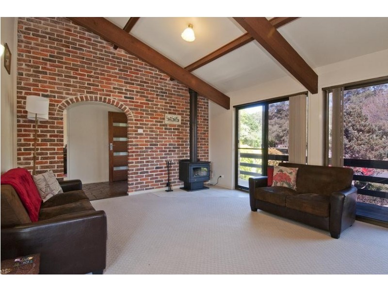 28 Bindar Crescent, Bundanoon NSW 2578