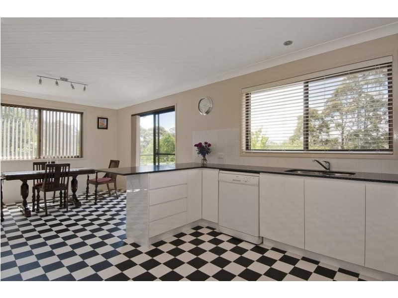 28 Bindar Crescent, Bundanoon NSW 2578