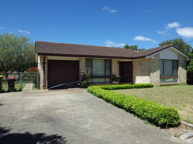 18 Kennedy Close, Moss Vale NSW 2577