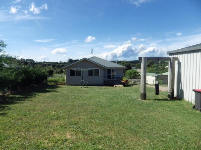 61 May St, Robertson NSW 2577