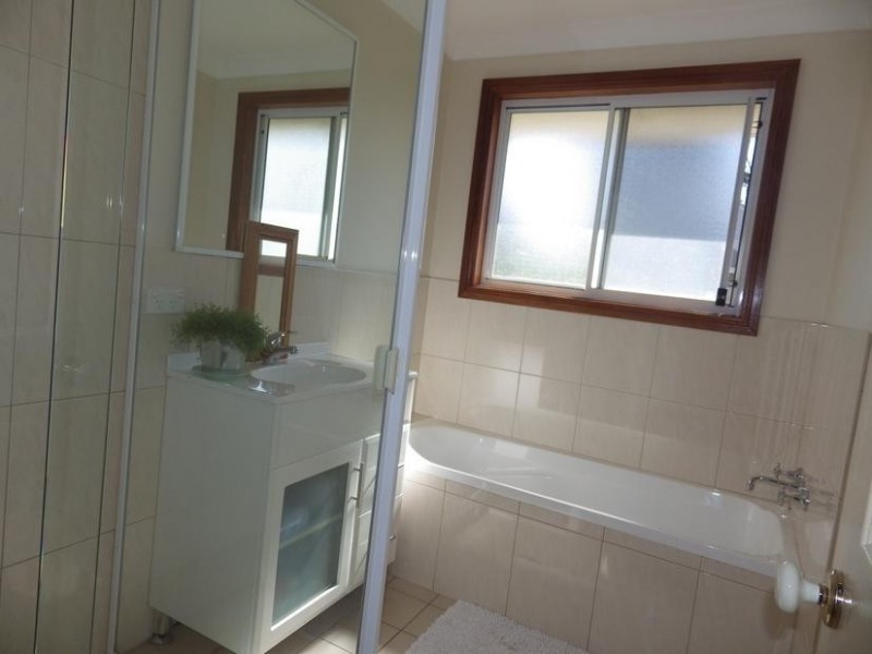 61 May St, Robertson NSW 2577