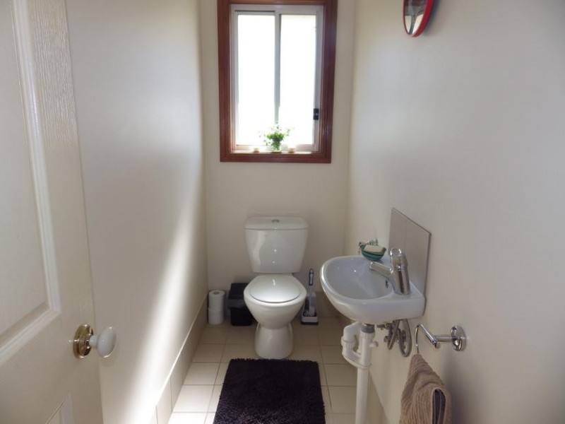 61 May St, Robertson NSW 2577