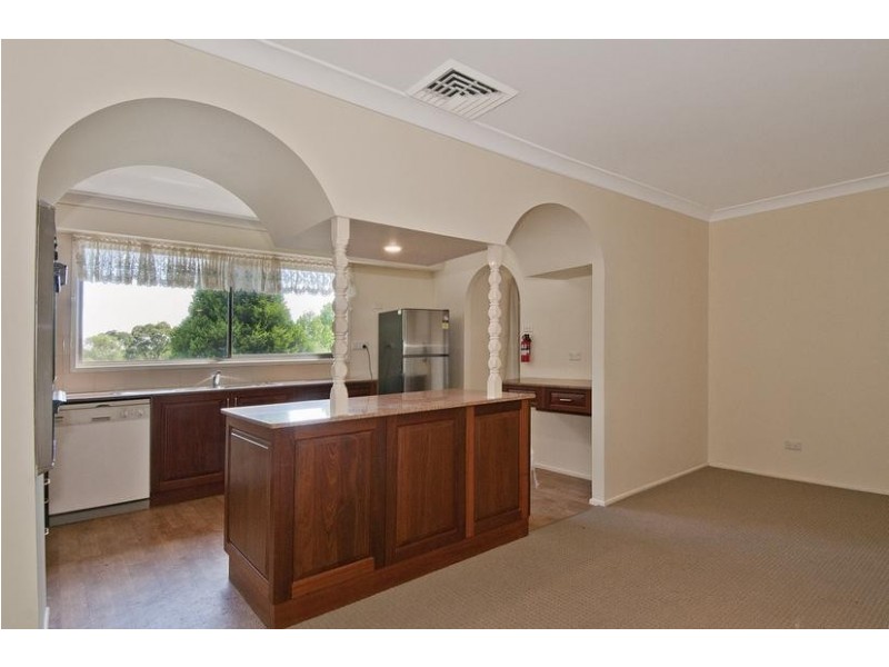 19 Denham Cl, Moss Vale NSW 2577