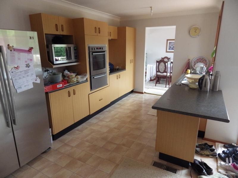 2 Dengate Cres, Moss Vale NSW 2577