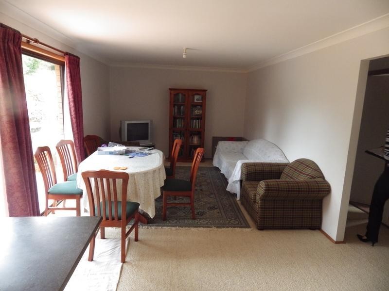 2 Dengate Cres, Moss Vale NSW 2577