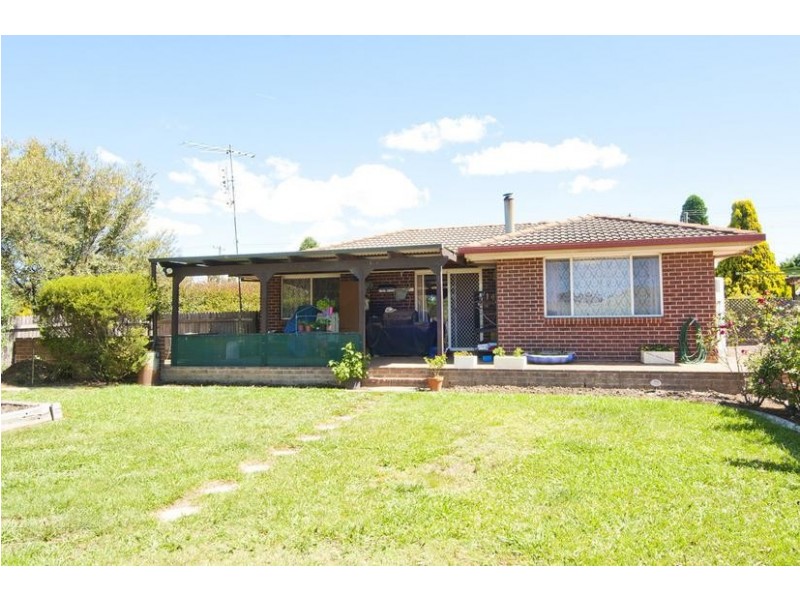 2 Reeyana Place, Moss Vale NSW 2577