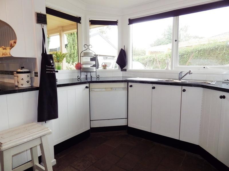 6 Hercules Close, Moss Vale NSW 2577