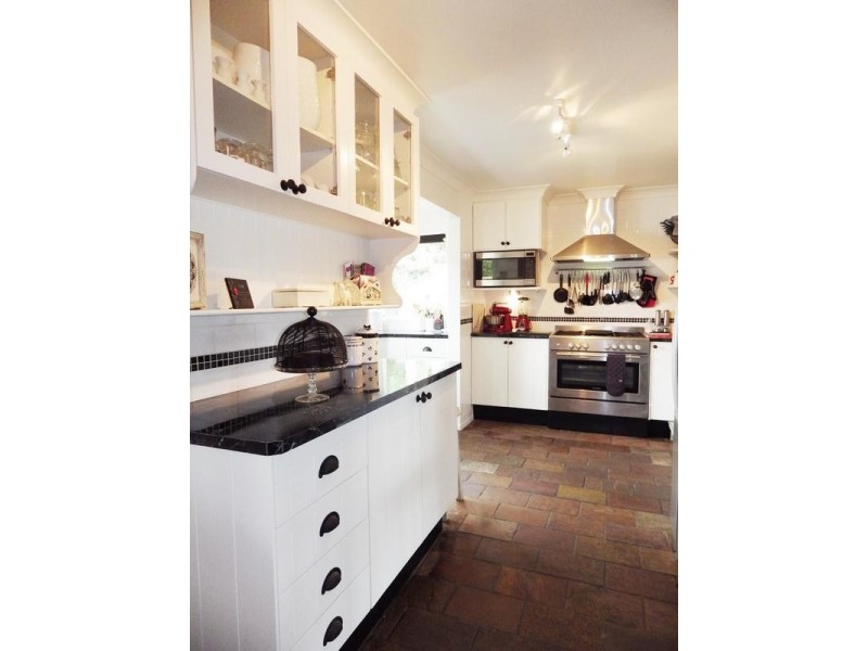 6 Hercules Close, Moss Vale NSW 2577