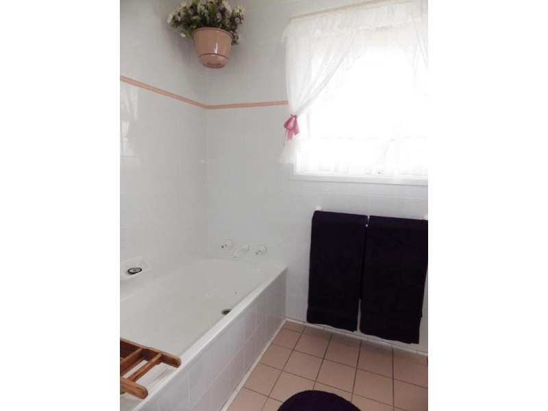 6 Hercules Close, Moss Vale NSW 2577