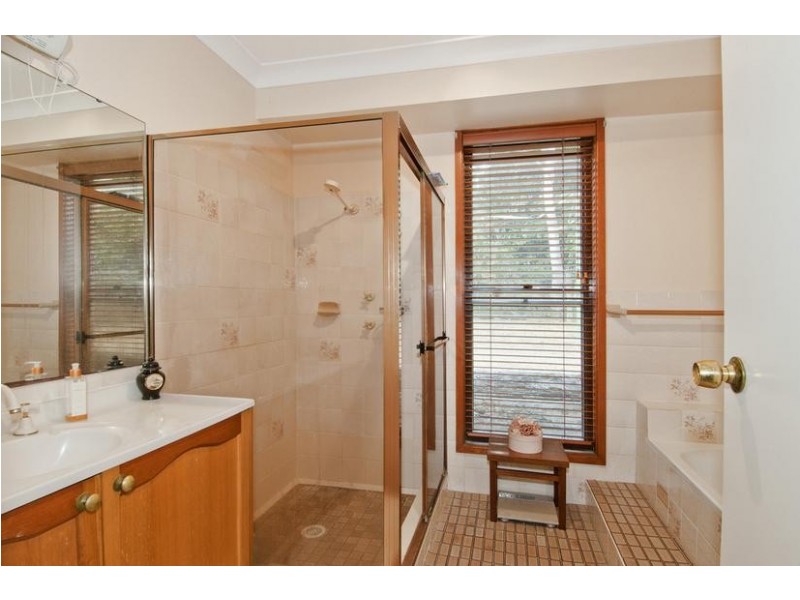 6 Coral Close, Moss Vale NSW 2577