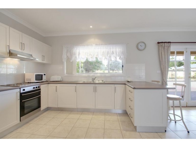 19 Railway Parade, Wingello NSW 2579