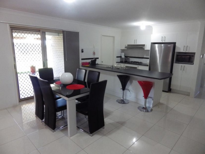 16 Napper Close, Moss Vale NSW 2577