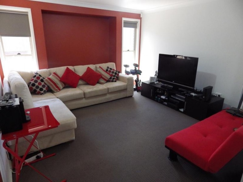 16 Napper Close, Moss Vale NSW 2577