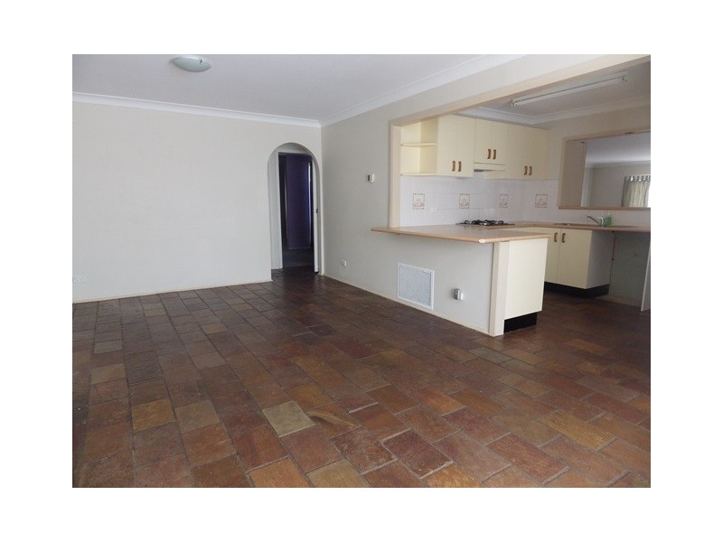 40 Cherry Tree Close, Moss Vale NSW 2577