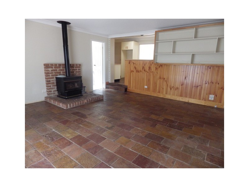 40 Cherry Tree Close, Moss Vale NSW 2577