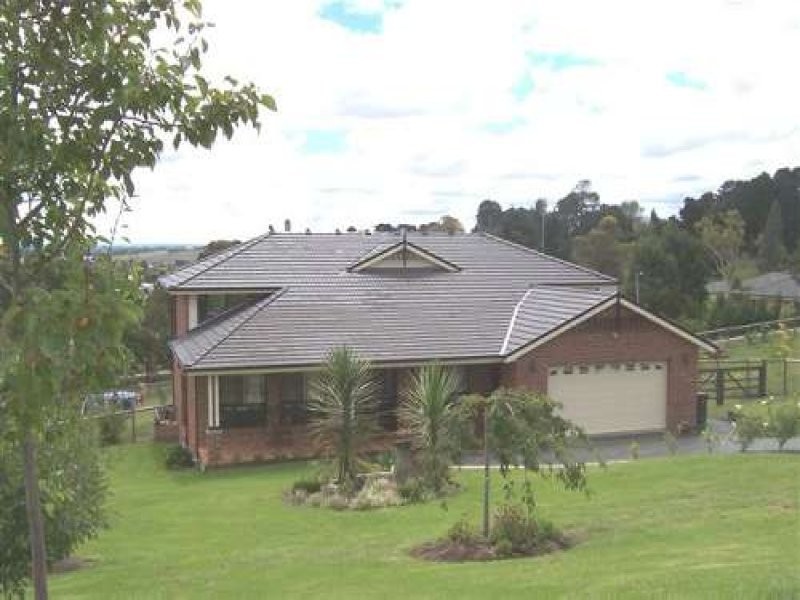 19D Dengate Crescent, Moss Vale NSW 2577