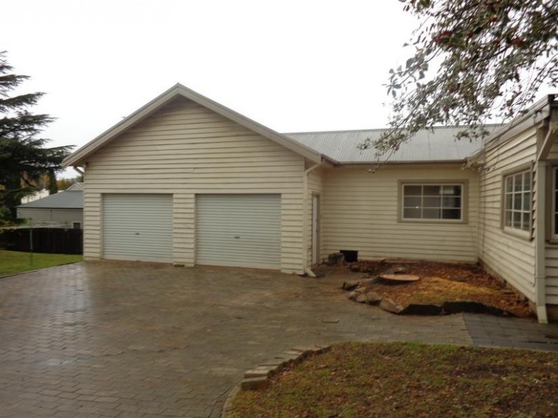 11 Garrett Street, Moss Vale NSW 2577