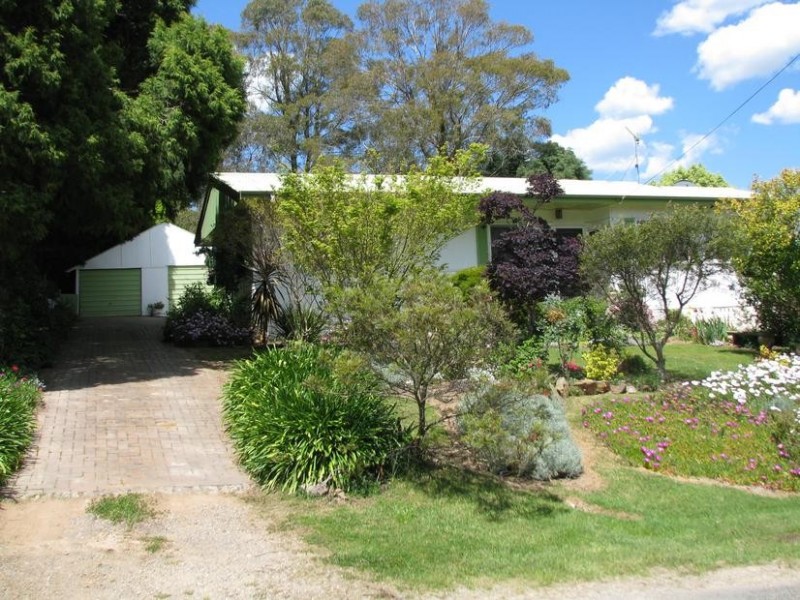 66 Watson Rd, Moss Vale NSW 2577