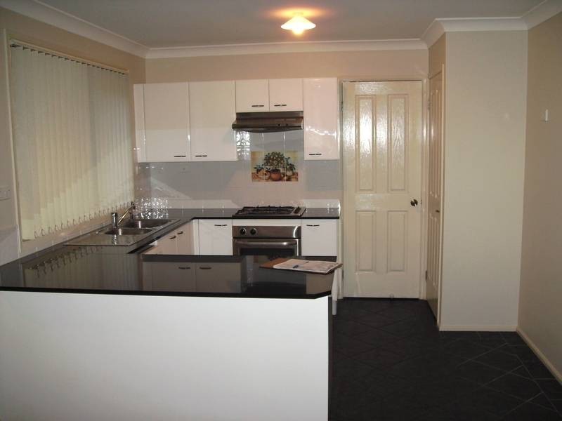 16 Lisa Court, Moss Vale NSW 2577