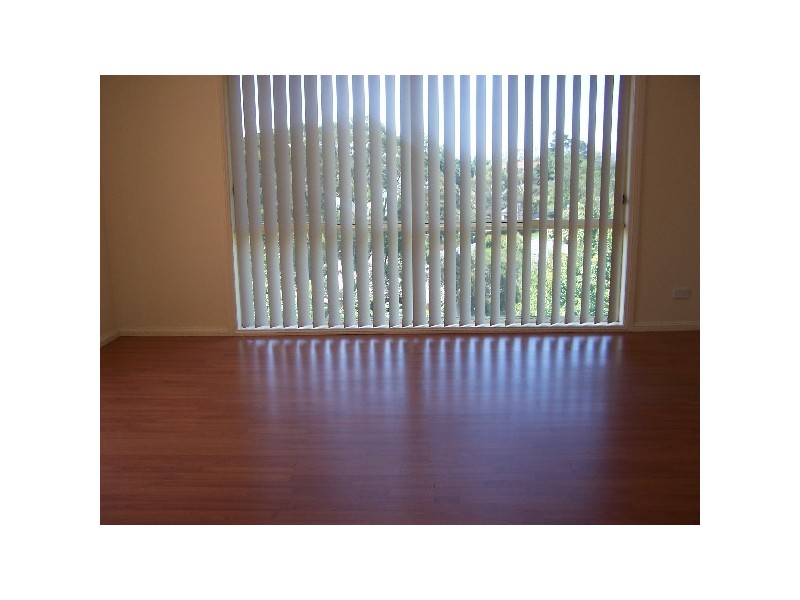 6 Dengate Crescent, Moss Vale NSW 2577