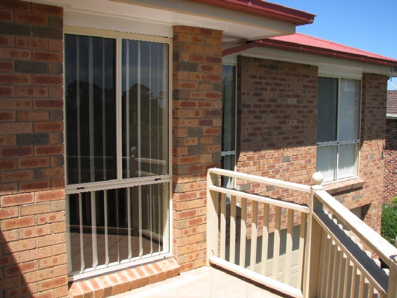 6 Dengate Crescent, Moss Vale NSW 2577