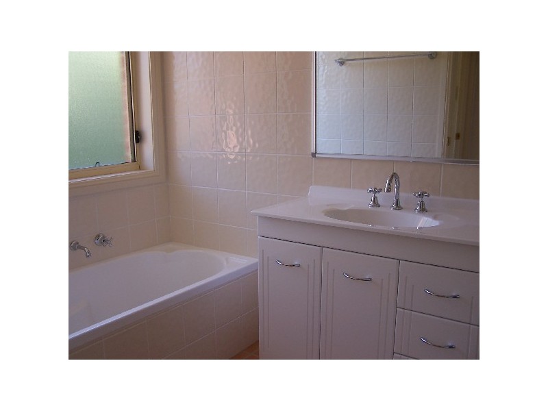 2/11 Mack Street, Moss Vale NSW 2577