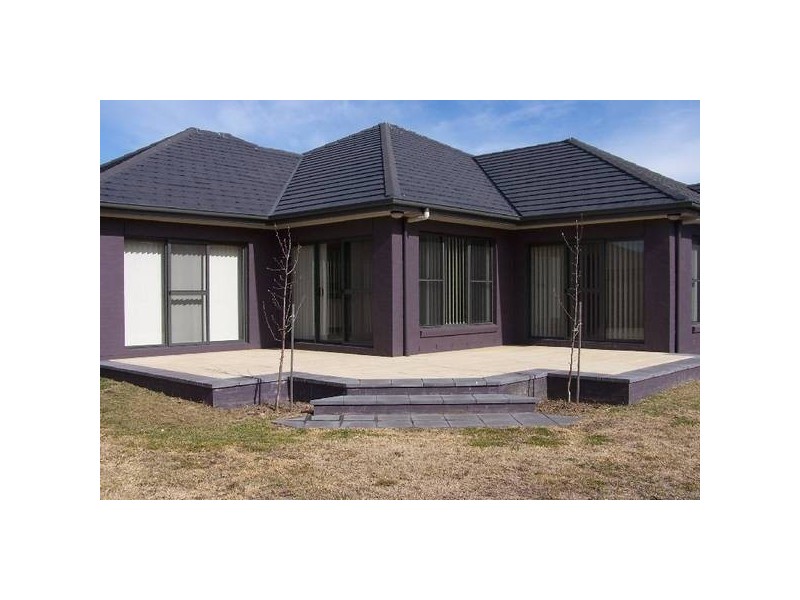1 Stables Place, Moss Vale NSW 2577