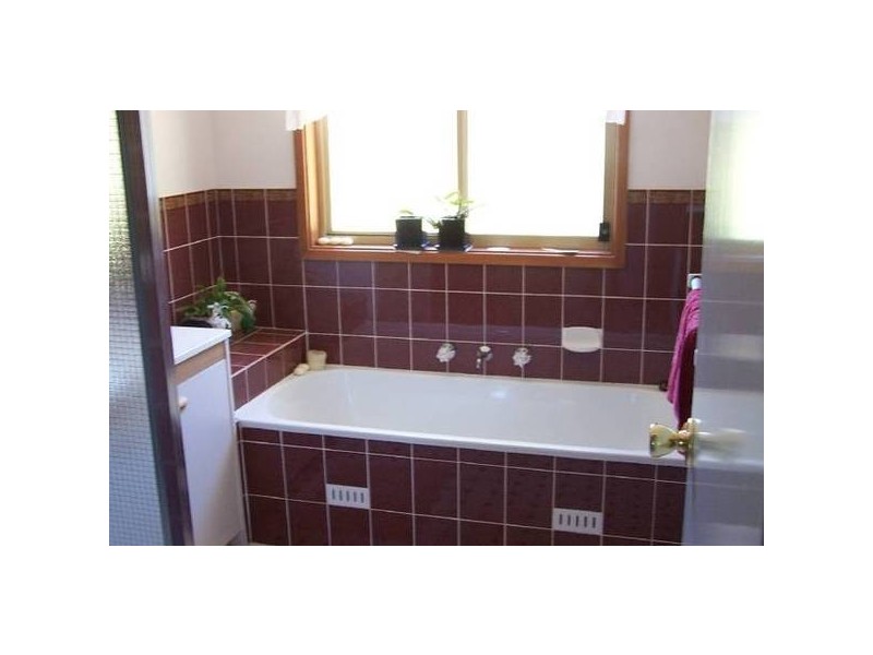 17 Watkins Drive, Moss Vale NSW 2577