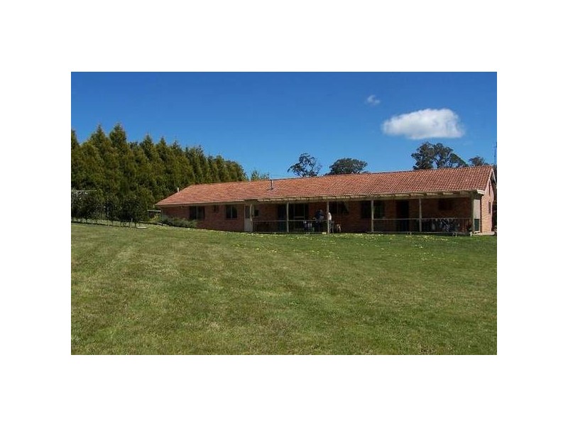 17 Watkins Drive, Moss Vale NSW 2577