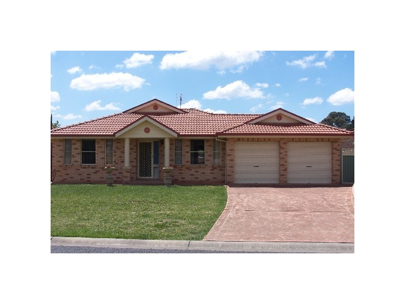 12 Simon Place, Moss Vale NSW 2577