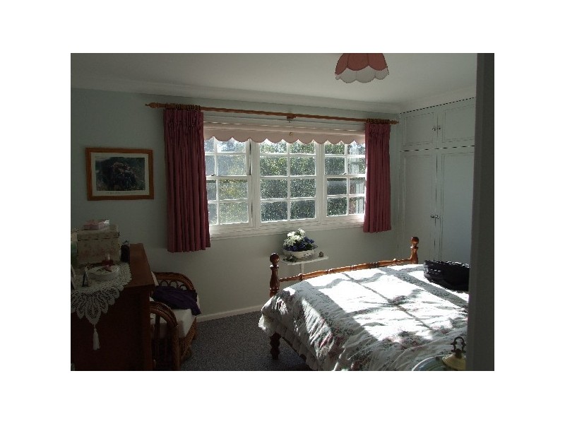 2 Campbell Crescent, Moss Vale NSW 2577