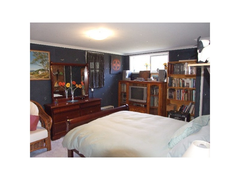 2 Campbell Crescent, Moss Vale NSW 2577