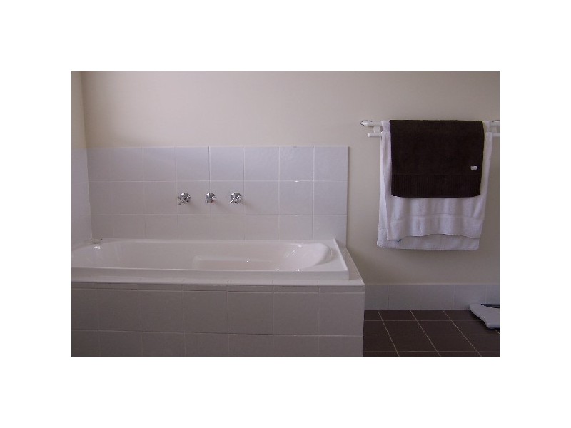 20 Baker Street, Moss Vale NSW 2577