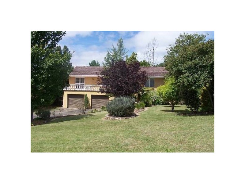 6 Woodville Road, Moss Vale NSW 2577