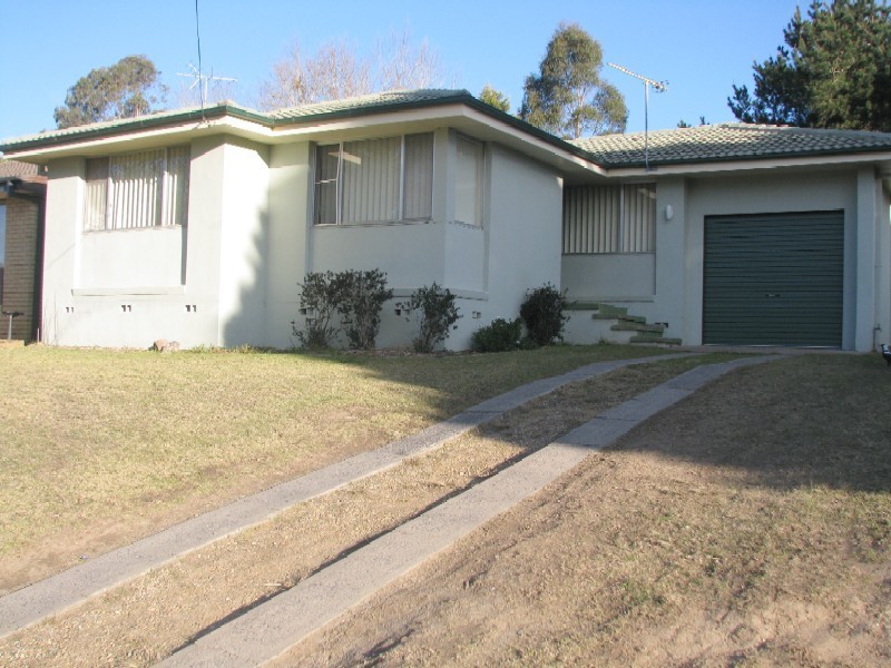52 Parkes Road, Moss Vale NSW 2577