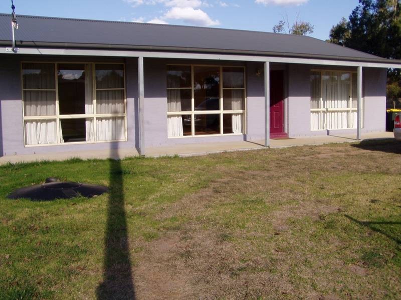 8 station st, Marulan NSW 2579