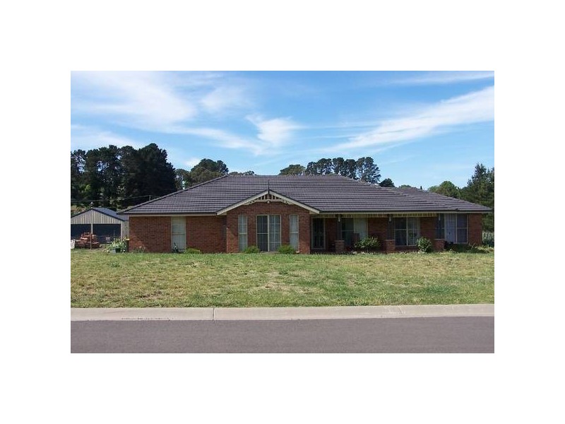 2 Wembley Street, Moss Vale NSW 2577