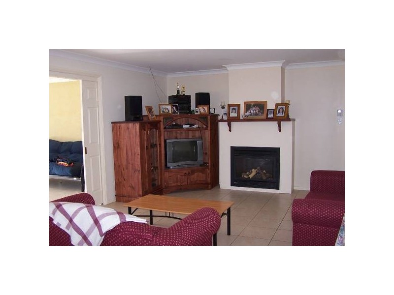 2 Wembley Street, Moss Vale NSW 2577