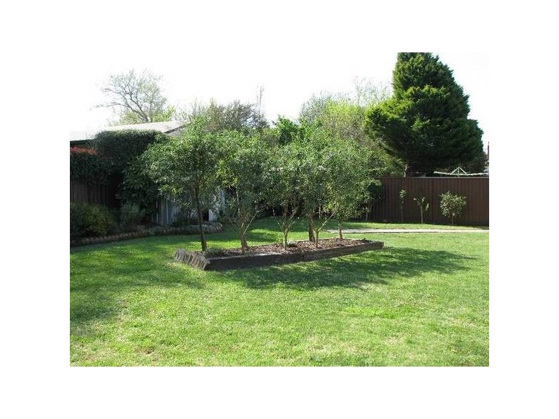 2 Beaconsfield Road, Moss Vale NSW 2577