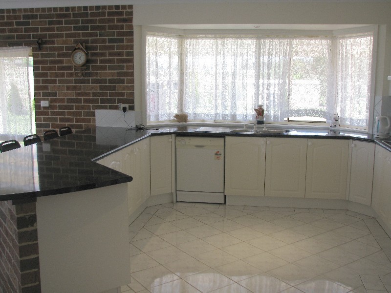 19 Watkins Drive, Moss Vale NSW 2577