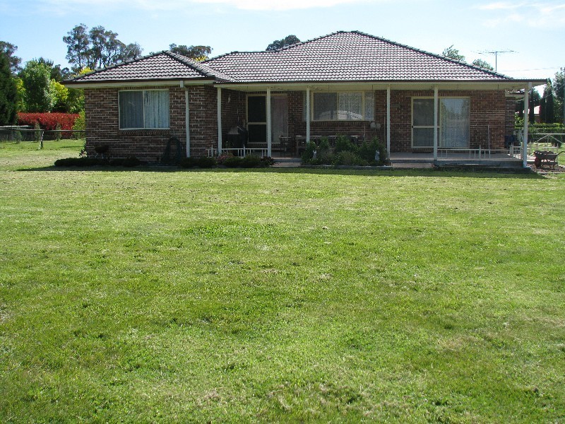 19 Watkins Drive, Moss Vale NSW 2577