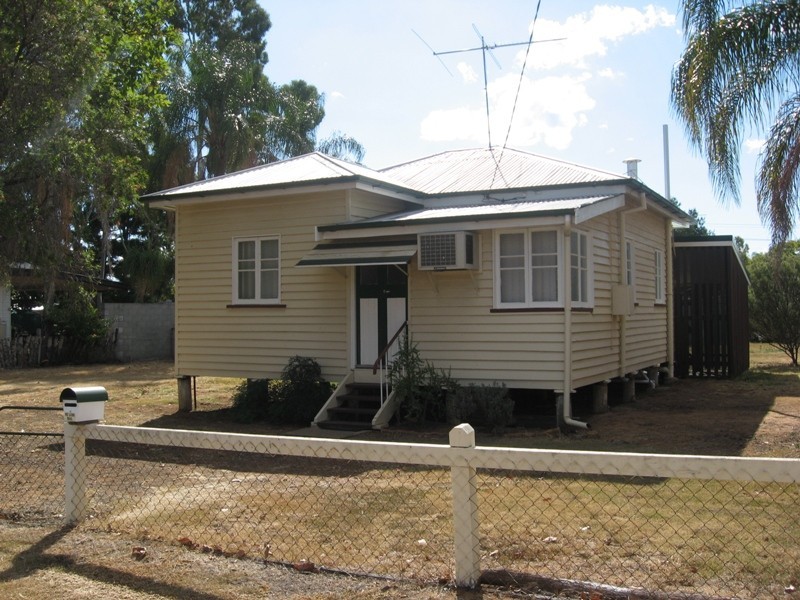 7 Castle, Chinchilla QLD 4413