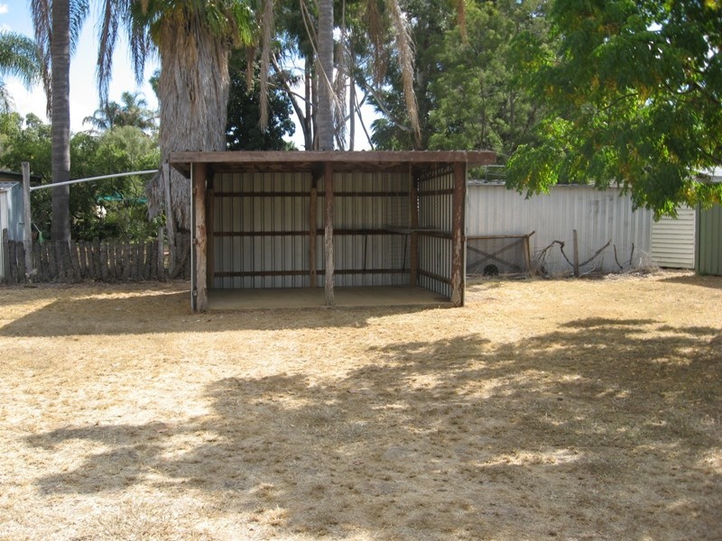 7 Castle, Chinchilla QLD 4413