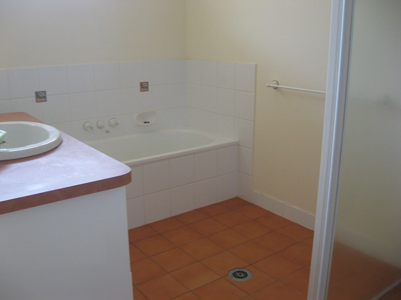 84 Rodger, Chinchilla QLD 4413