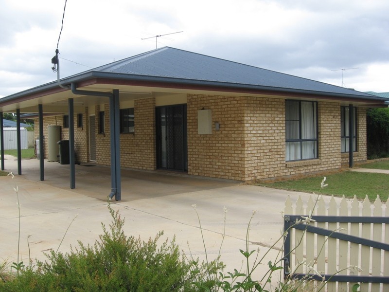 84 Rodger, Chinchilla QLD 4413